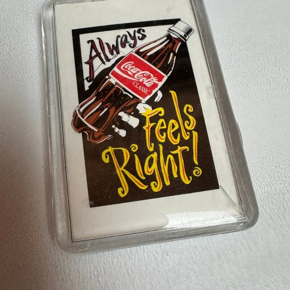 Coca Cola‎ Keychain Always Feels Right Classic Bottle Vintage Style Collectible